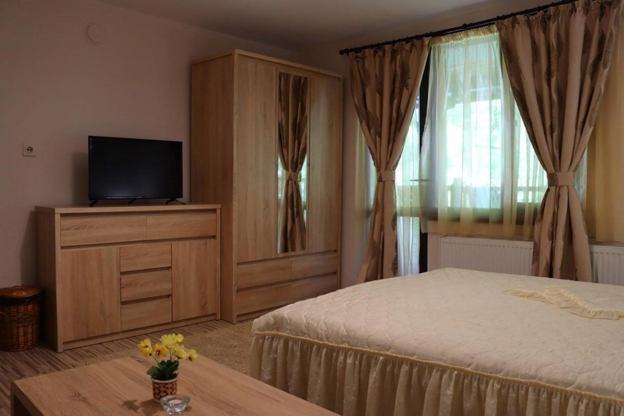 Green House - Попниколови Sapareva Banya Dış mekan fotoğraf